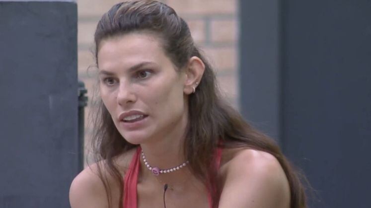 Dayane Mello faz críticas a Bil Araújo