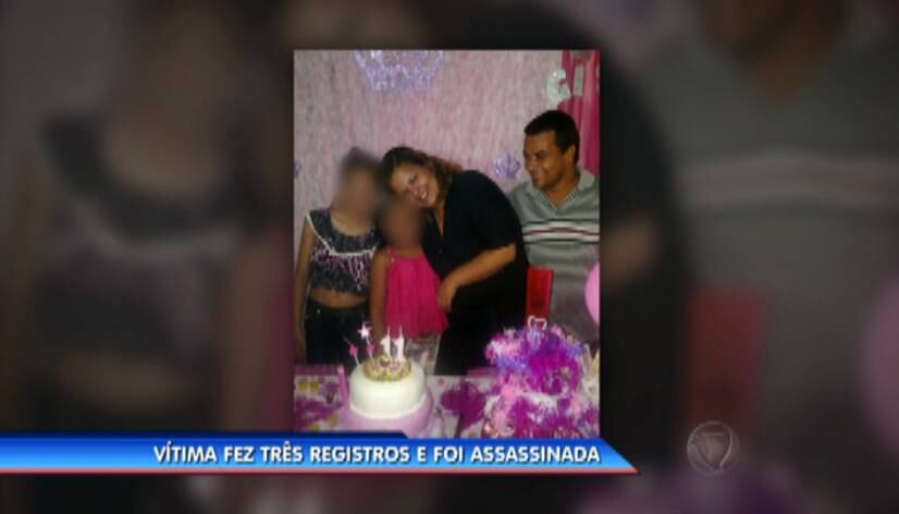 A briga que culminou na morte da vítima teria acontecido após uma das filhas de Debora ir à escola e, até o fim da tarde, não ter voltado para casa. Debora teria
desconfiado do envolvimento do companheiro no sumiço