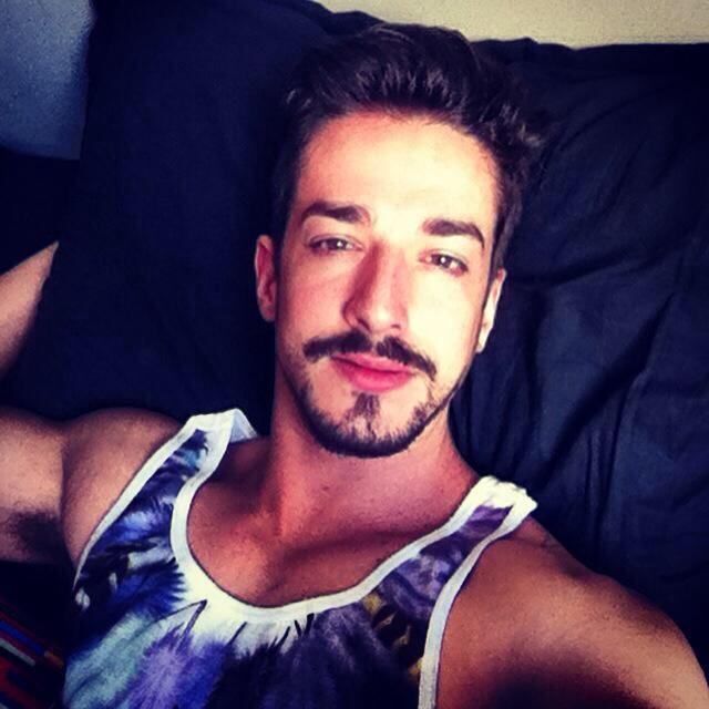 Em depoimento à polícia, o suspeito disse que assassinou Renan Tubero
Martins (foto) por acreditar que a vítima havia saído com o seu namorado