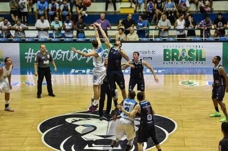 Rio Claro e Franca estão nas oitavas de final do NBB