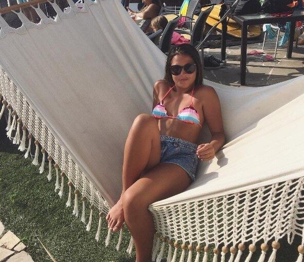 A gata faz muito sucessos nas redes sociais e possuiu
centenas de milhares de seguidores graças as suas fotos sensuais. Será que o
Baixinho agora vai cortar o barato dos fãs?