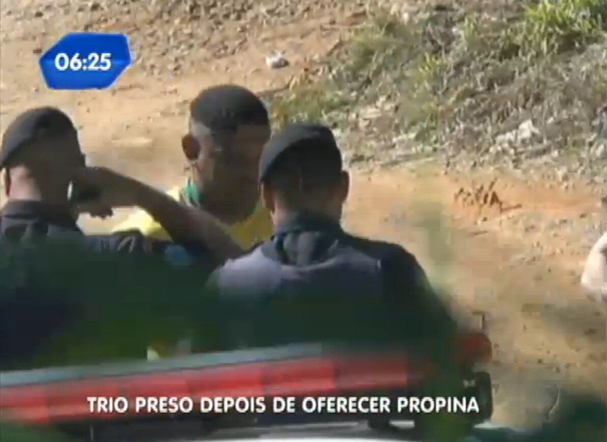 Homem que trouxe parte do dinheiro foi preso pelos policiais