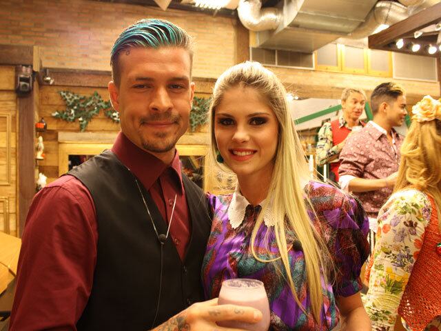 Bárbara Evans e Mateus Verdelho:  
O casalzinho se formou durante o reality show
A Fazenda e seguiu fora do confinamento. Durante o tempo em que estiveram
juntos, rolou até uma suspeita de gravidez. O romance acabou em meio a rumores
de traição