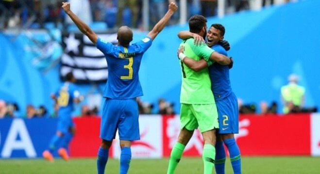 Miranda, Alisson e Thiago Silva comemoram vitória sobre a Costa Rica