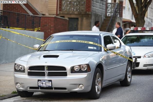 Anthony levou a garota a um estacionamento e abusou da aluna dentro de seu carro, um Dodge Charger, na foto acima. Segundo um dos tios da garota, o professor manipulou a situação de forma a manter a garota distraída com o assunto da premiação e não ficasse assustada
