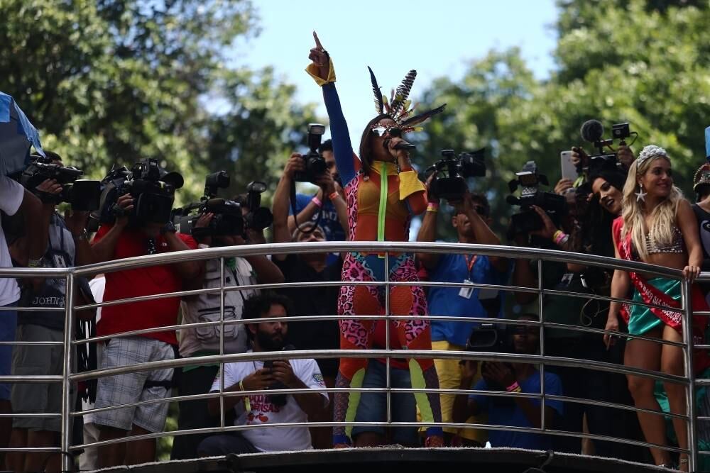 O Bloco das Poderosas contou com participações de outros cantores