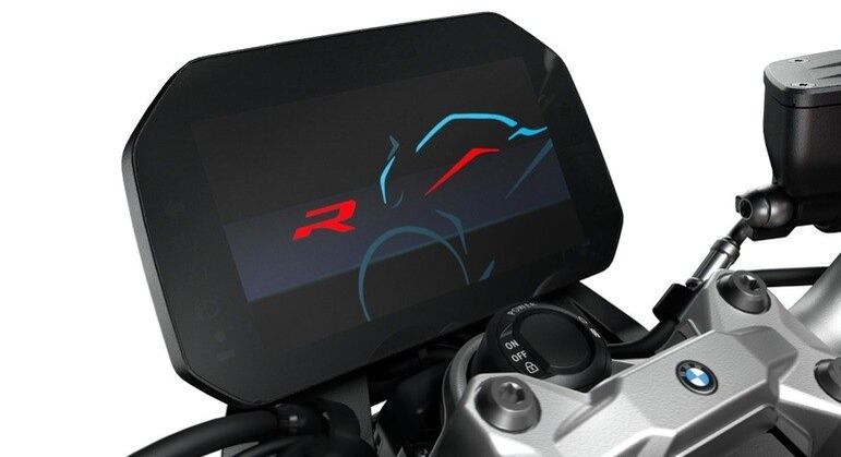 Moto tem painel de instrumentos com tela de TFT colorida de 6,5 polegadas personalizável