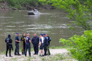Os promotores já sabem o que pedir nesse caso: pena de morte para Angel Ramirez-Marinero, o irmão assassino

Veja outros crimes trágicos diretamente na sua timeline, curtindo a página oficial do Hora 7 no Facebook

