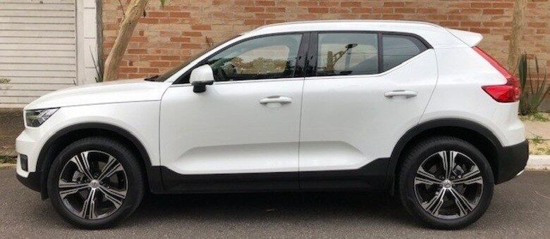 XC40 Inscription: rodas aro 19 valorizam o visual do crossover com motor 2.0 turbo de 190cv