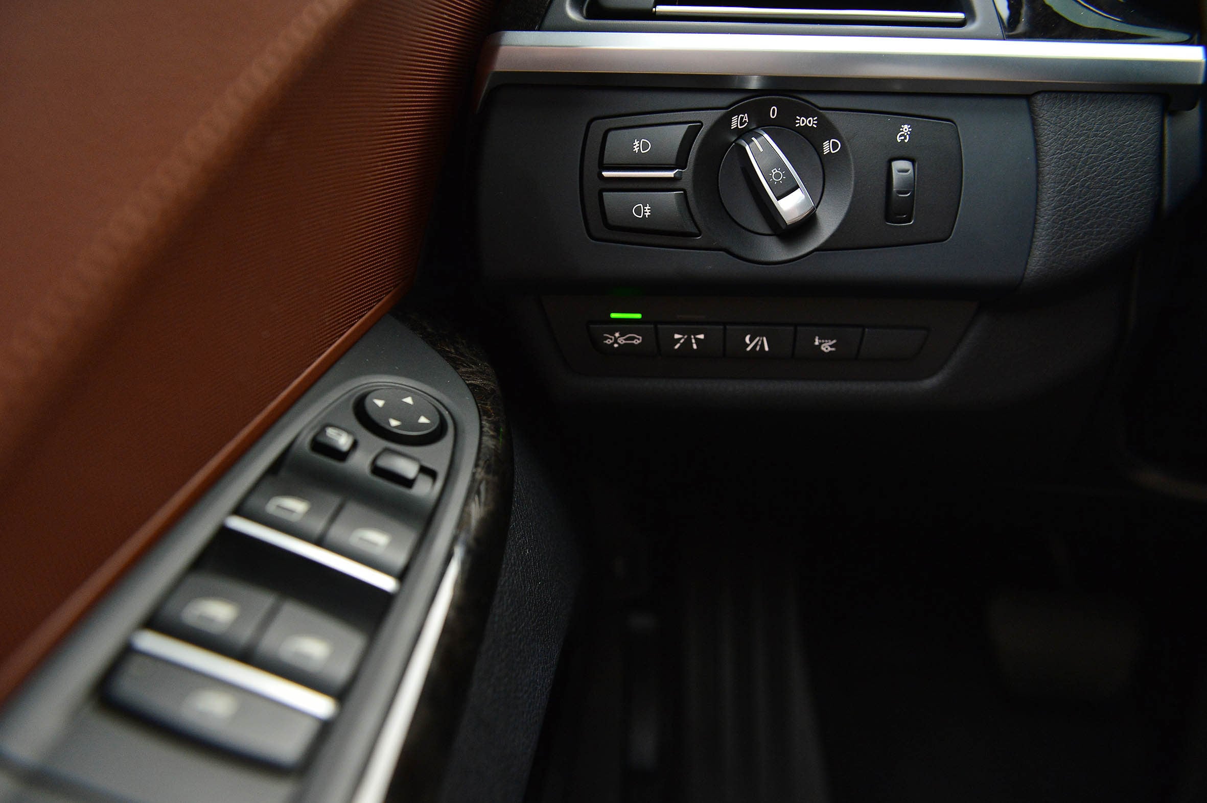 O acabamento esmerado está presente até nos comandos dos vidros elétricos