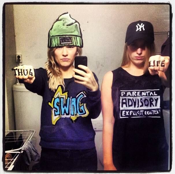 A brincadeira começou com a sua colega de quarto, quando ela escrevia pequenos recados e coisas engraçadas no espelho para que a amiga não deixasse de ver