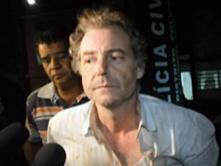 Este homem foi preso em flagrante após matar sua mulher a facadas na Vila Esperança, zona leste de São Paulo. Segundo a polícia, o crime ocorreu após discussão. Ele matou a mulher em plena luz do dia. Veja na reportagem!
+ Quer ver tudo o que rolou no Cidade Alerta? Veja a íntegra no R7 Play