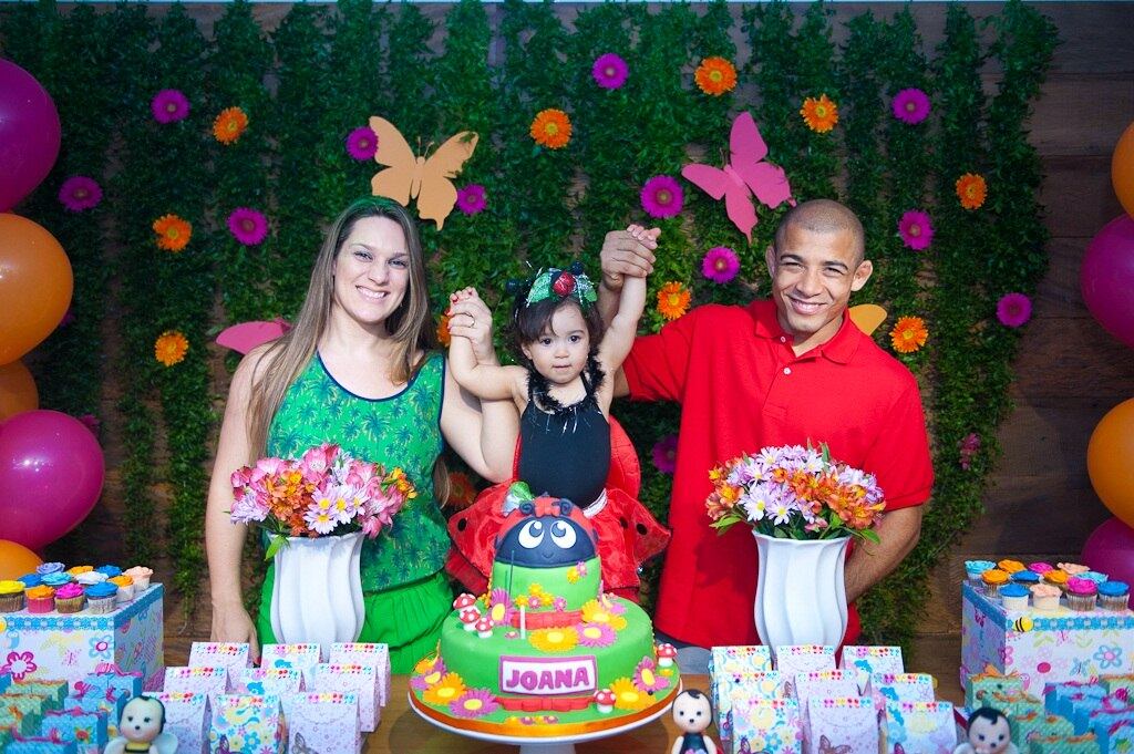 Não bastasse a emoção de ser Dia dos Pais, neste domingo (11) o lutador José Aldo também comemorou o aniversário de sua filha