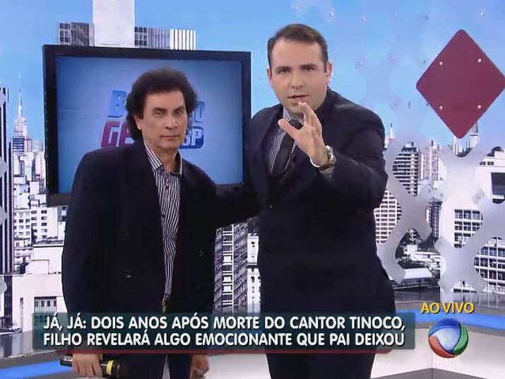 Ao lado de Gottino, Tinoquinho relembrou durante a reportagem o dia do funeral do pai e as homenagens a ele

+ Clique aqui e confira a matéria completa de Tinoquinho no Balanço Geral!