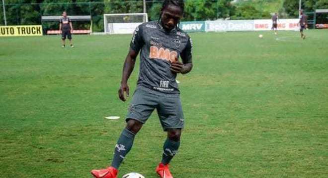 Em má fase, Chará deve começar no banco duelo contra Zamora