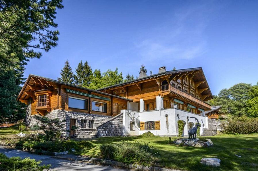 A arquitetura em estilo das montanhas é um dos itens mais
marcantes da propriedade 
