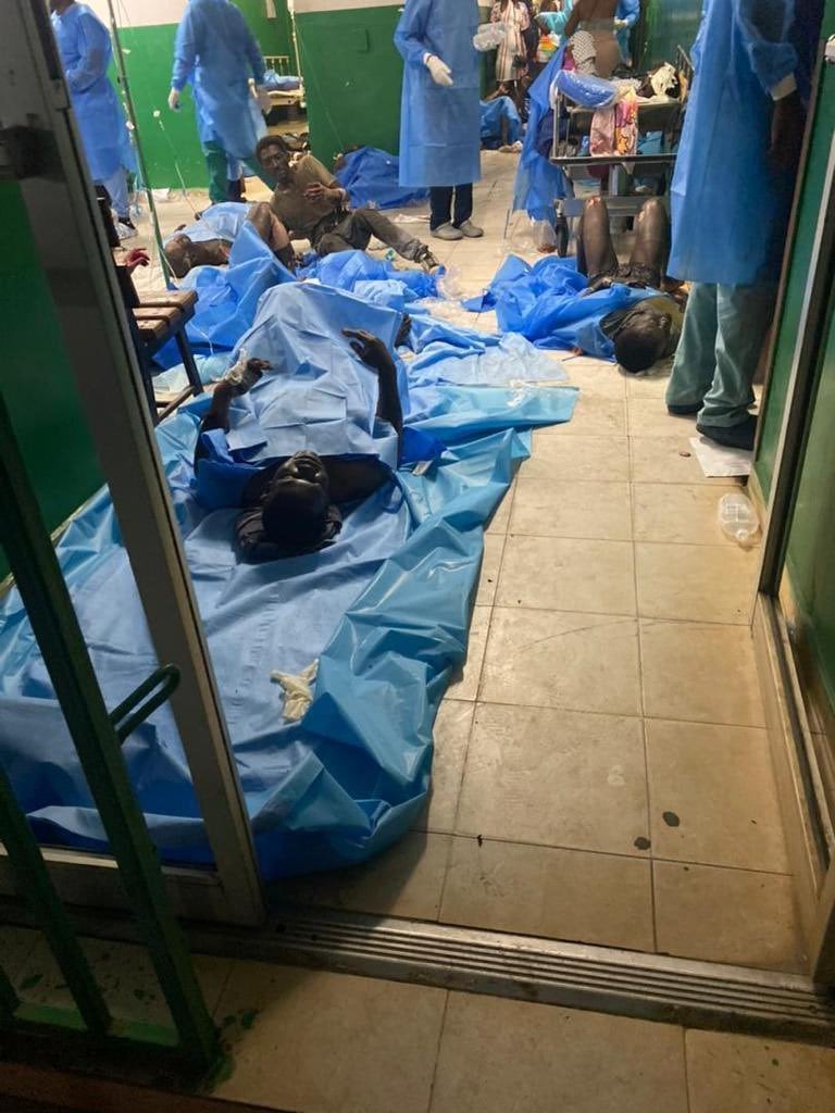 Diversos feridos foram tratados no chão de um hospital em Cap-Haitien devido à falta de leitos