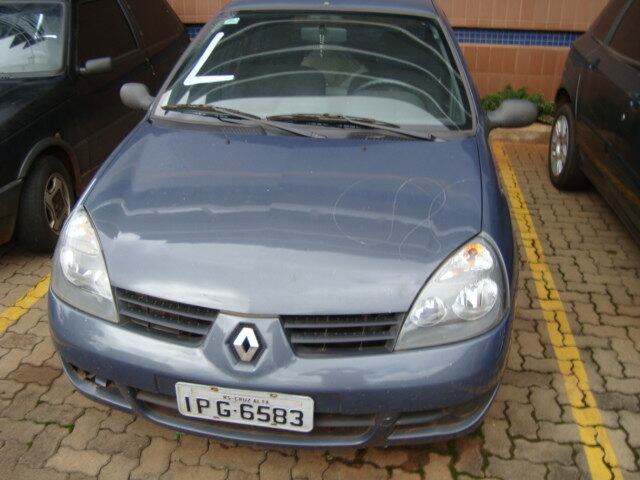 Pintado na cor cinza, o Renault Clio 2009 é o único do lote
19. O interessado no carro deverá depositar ao menos R$ 5.000 nas contas da
Receita
