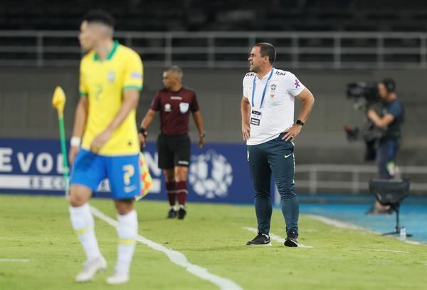 Jardine comandará treino assim que chegar