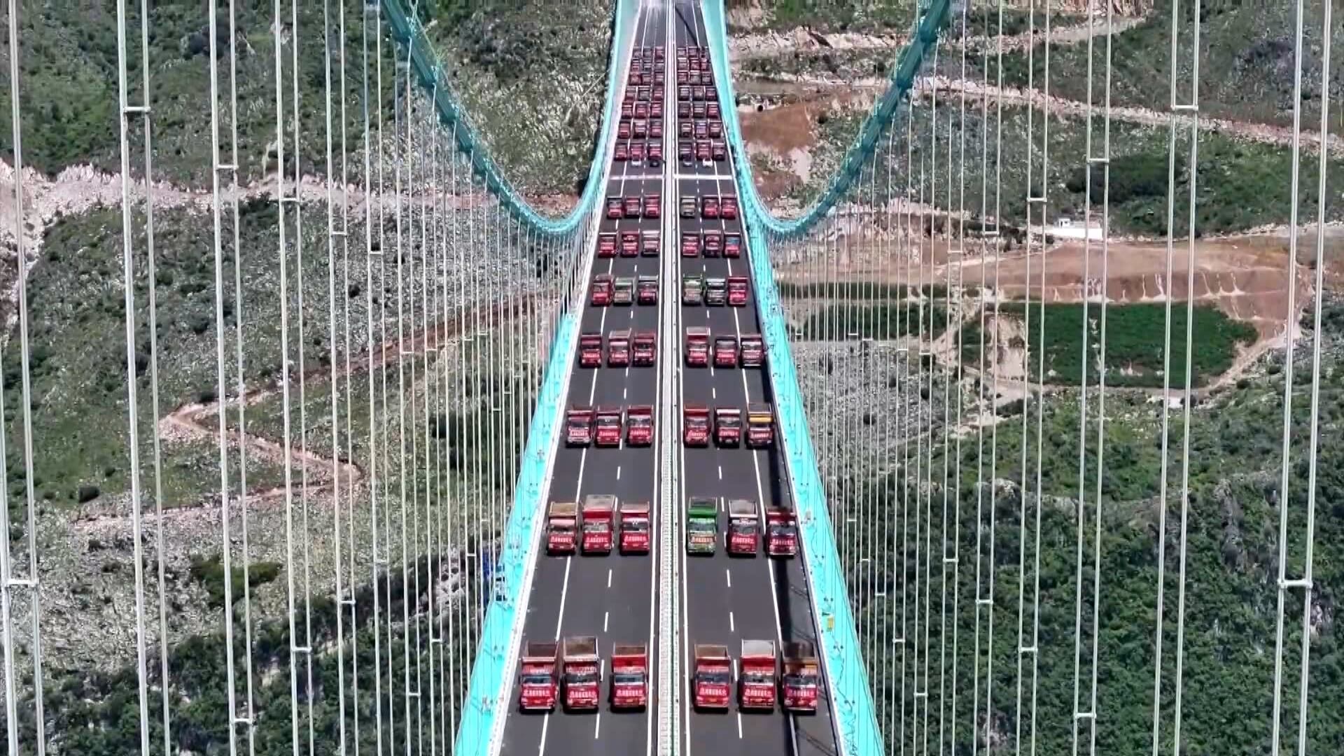 Futura ponte mais alta do mundo passa por testes finais antes da inauguração na China; conheça