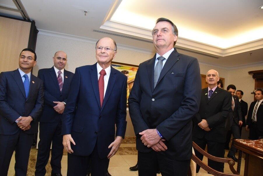 Além de Edir Macedo, também estiveram na recepção ao presidente o bispo Renato Cardoso e o bispo Eduardo Bravo