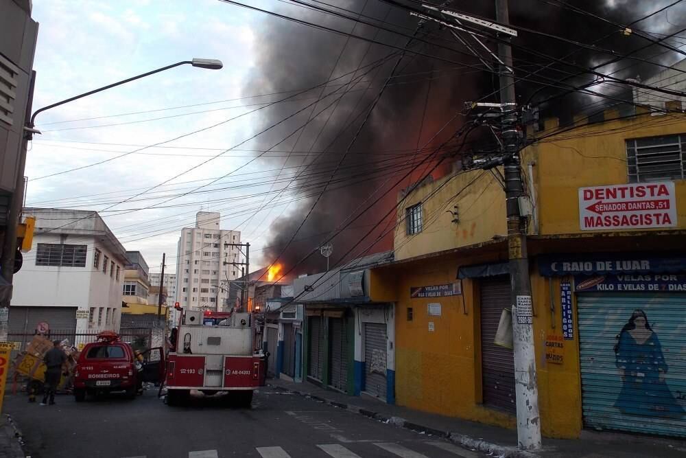 De acordo com o Corpo de Bombeiros, ninguém ficou ferido durante o incêndio