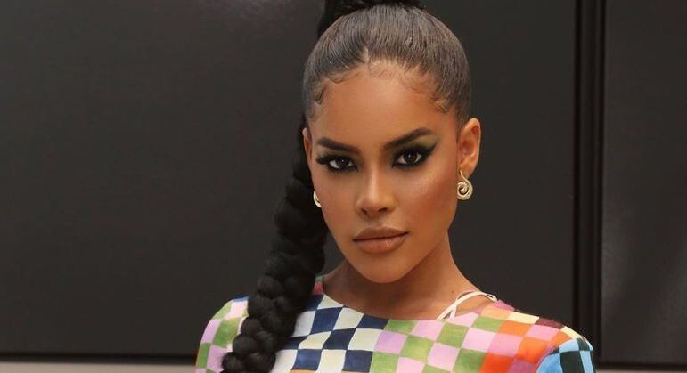 Assessoria de Sthe diz que ela passa bem após o episódio