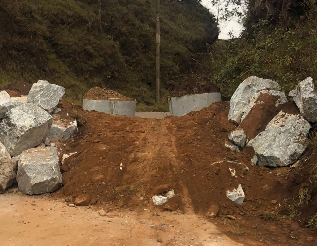 Estrada está interditada há quatro meses