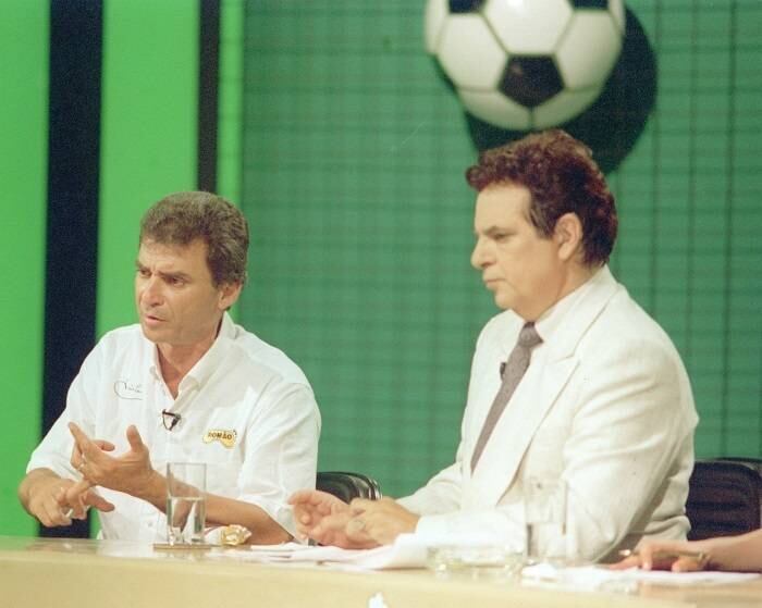 Na ocasião, os dois
discutiram por mais de 40 minutos e só foram resolver o problema na Justiça,
que condenou Avallone a fazer uma doação a um asilo de Muzambinho (MG), cidade
natal de Milton Neves