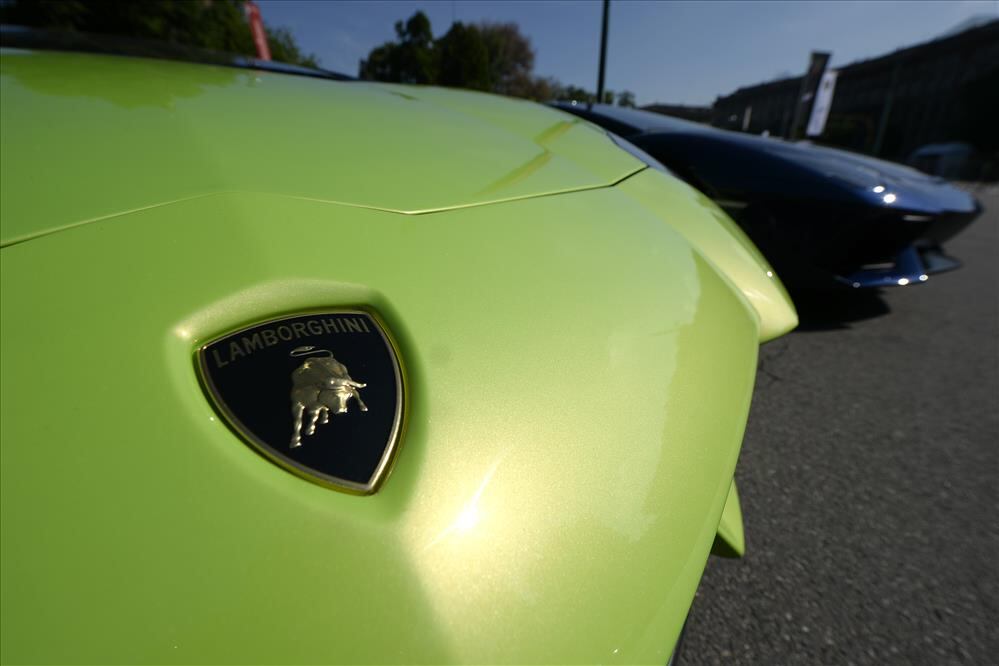 Representada por um touro, a Lamborghini tem a tradição de batizar seus carros com nomes de animais famosos, como Diablo, Aventador e Murciélago

VEJA TAMBÉM:

> Pai é preso após deixar filho de 9 anos dirigir uma Ferrari

> Conheça os truques usados pelas fabricantes para deixar o carro mais barato

Quer ler mais notícias? Acesse R7.com/carros