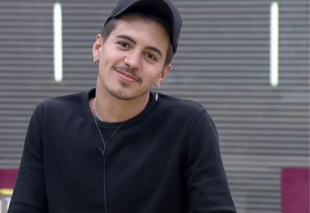 Biel e Jojo nunca se entenderam durante o programa e ela o acusava de ser debochado. Mas, parece que o papo começou a fluir melhor entre os dois funkeiros na reta final. Eles chegaram até a conversar na cozinha lembrando momentos no confinamento.

Acompanhe A Fazenda 12! O reality vai ao ar de segunda a sexta-feira logo após a novela Jesus; aos sábados, depois do Cidade Alerta e, aos domingos, após o Domingo Espetacular!

Assine o PlayPlus e tenha acesso à transmissão 24 horas de A Fazenda 12. Confira tudo que rolou na véspera do dia da eliminação!
