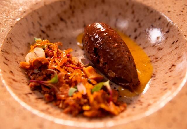 Lucas

O chef foi o grande vencedor do Teste de Fogo e garantiu, além da imunidade, um tour gastronômico pelo México! Ele conquistou o paladar dos jurados com o mousse de chocolate e crumble de castanha-do-Pará 