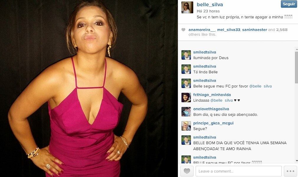 Isabelle Silva, mulher do zagueiro Thiago Silva, posou com um decotão em sua conta no Instagram e mandou um recado enigmático, que parece ter como foco as recalcadas.

— Se vc não tem luz própria, não tente apagar a minha.