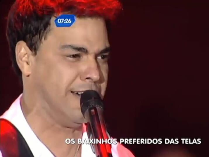 Sucesso em 1,65 m não falta na vida artística do cantor Zezé Di Camargo, não é mesmo? No palco, o músico solta a voz e fica gigante para delírio das fãs

+ Clique aqui e confira a reportagem completa sobre o assunto no Balanço Geral!
