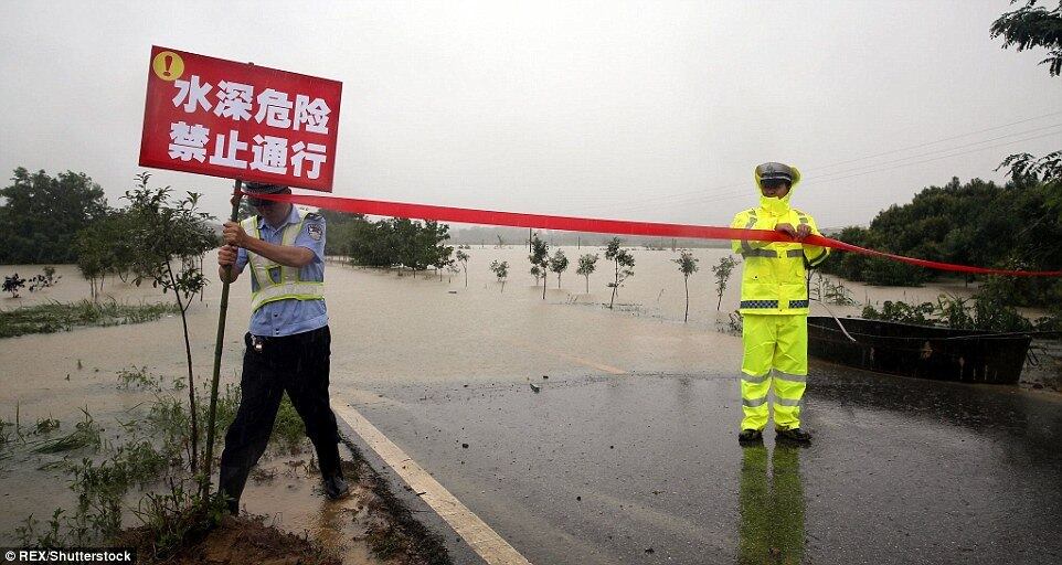 A estação chuvosa da China normalmente dura cerca de dois meses: começa no final de maio e termina no fim de junho 
