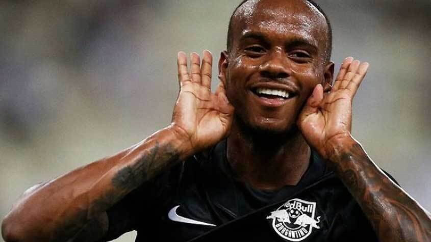 FECHADO! - O Red Bull Bragantino efetuou a opção de compra do atacante Helinho, um dos destaques do time na temporada e que estava emprestado pelo São Paulo. O Massa Bruta tinha até o dia 20 de dezembro para exercer a cláusula. A informação foi divulgada pelo site
