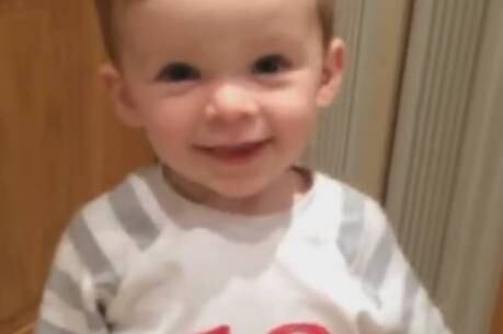 Filho de Wayne Rooney é a cara do pai
