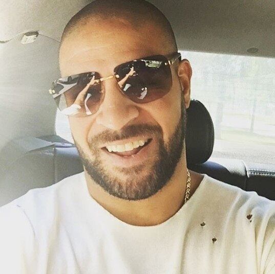 Ele está curtindo a vida como nunca e mostra estar bem tranquilo fora do futebol