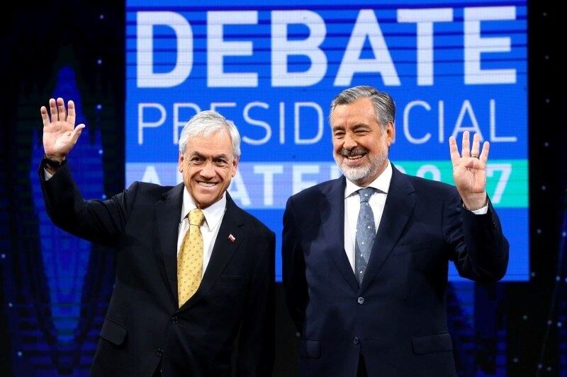 Sebastián Piñera e Alejandro Guillier se encontram em debate de TV
