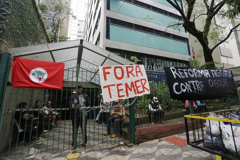 Grupo protesta na sede do Incra em São Paulo