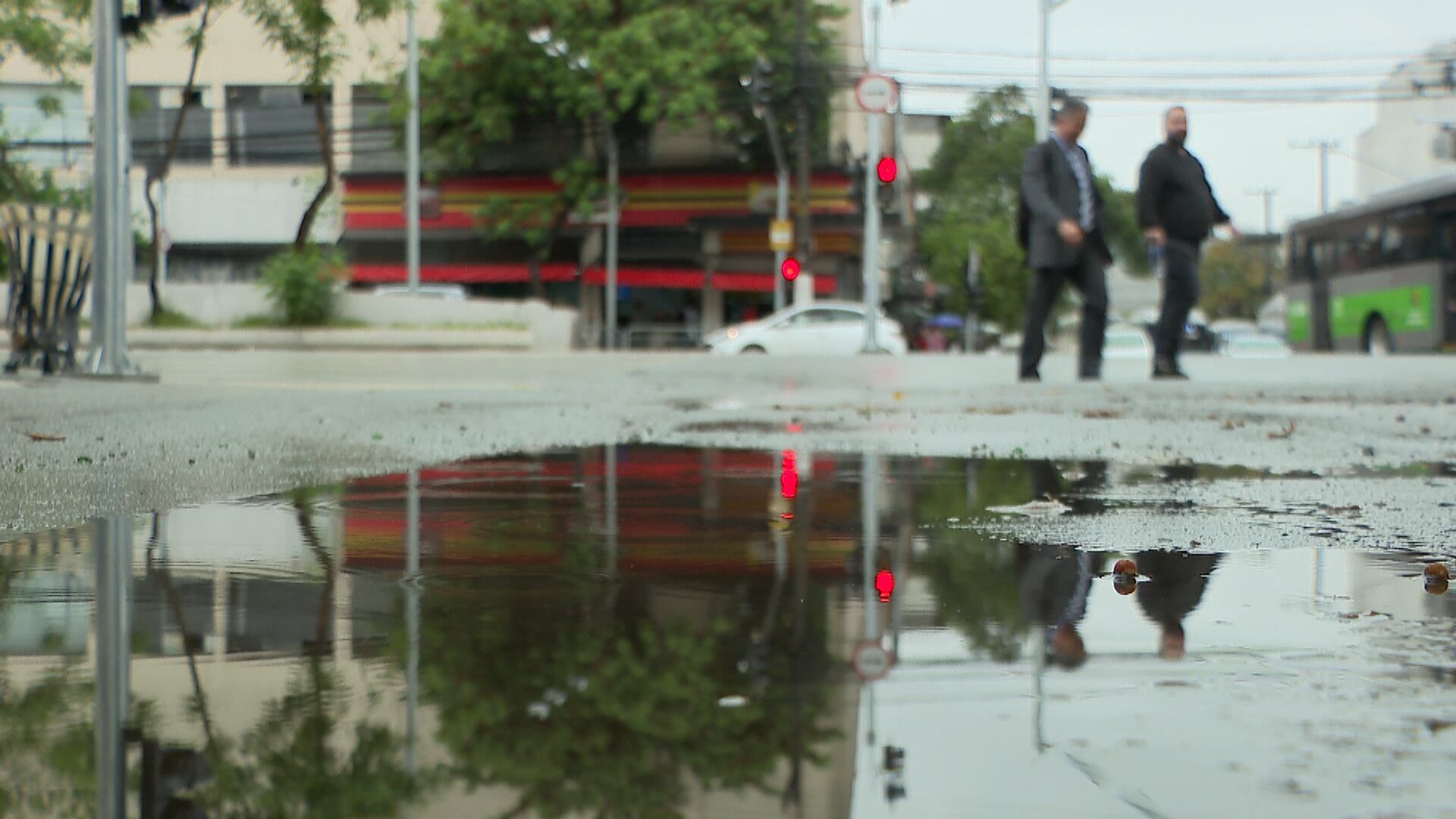 Massa de baixa pressão diminui temperaturas e leva chuva para o Sul e Sudeste nos próximos dias