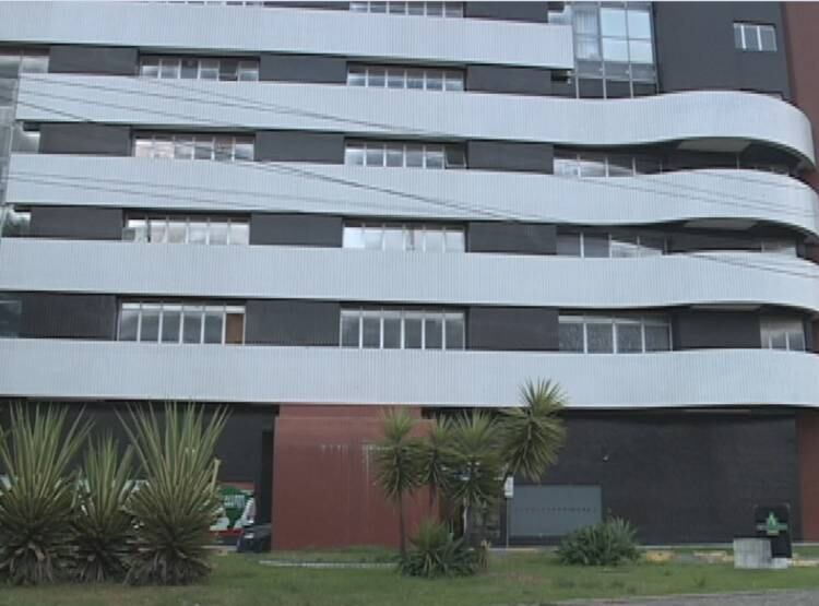 Um homem foi
preso depois de comprar o celular de Abinael no dia em que a vítima desapareceu.
Ele disse à polícia que pagou R$ 800, mas não sabia a procedência do aparelho