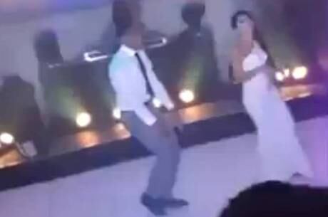 Leroy Fer e sua mulher, Xenia Schipaanboord, em seu casamento