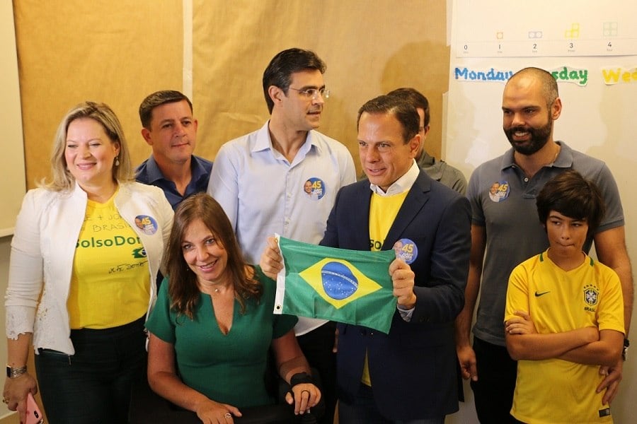 Doria vota em SP e diz que conta com apoio do PSL "verde amarelo"