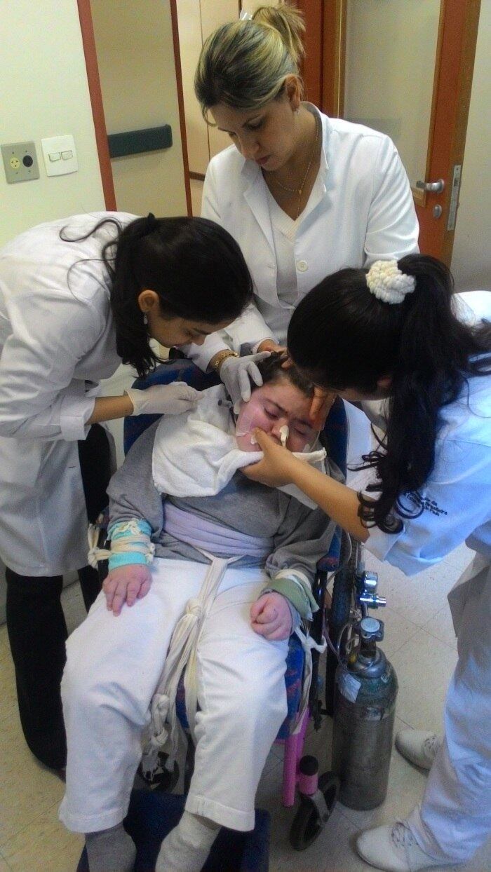Paciente recebe aplicação de botox