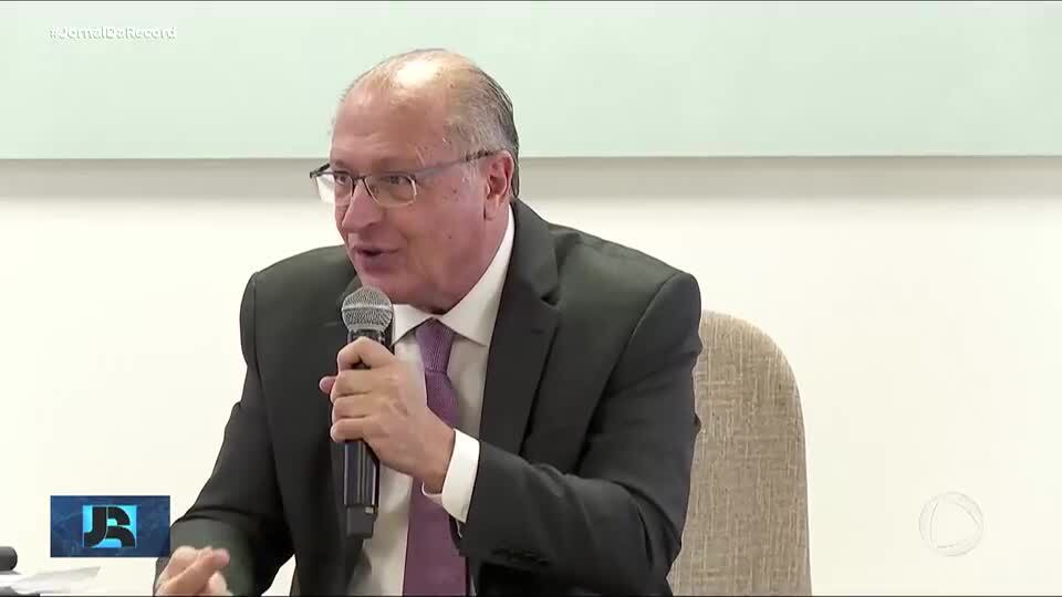 Tarifaço de Trump: Senado define comissão temporária que vai negociar com governo americano
