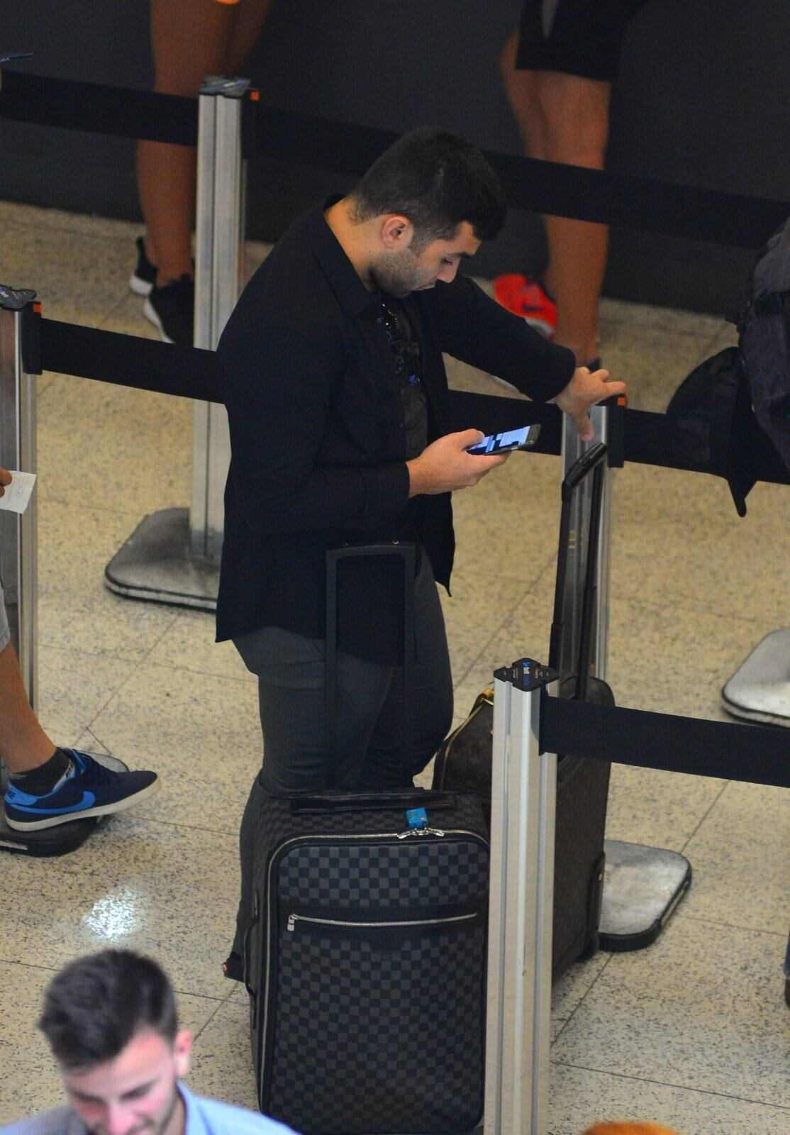 Após confusão, Antonia Fontenelle e Jonathan Costa embarcam no Rio de Janeiro