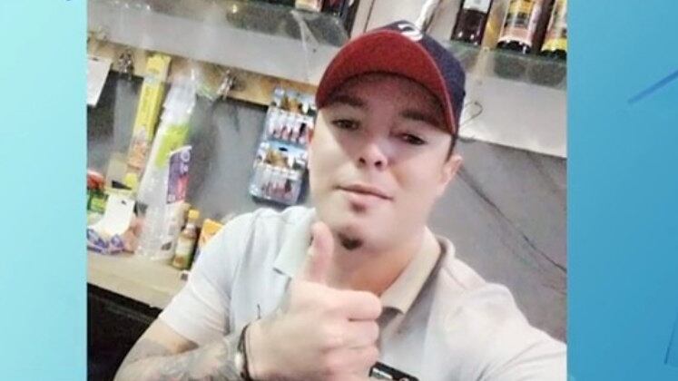 A desconfiança da família ficou ainda maior depois que o namorado, Lucas de Souza Brito, desapareceu após a companheira ter sido encontrada morta. O rapaz sumiu
com o celular, documentos e cartões de Beatriz