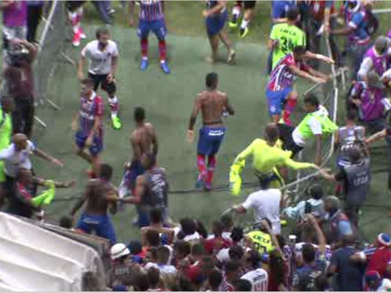 Diversos jogadores se envolveram na confusão