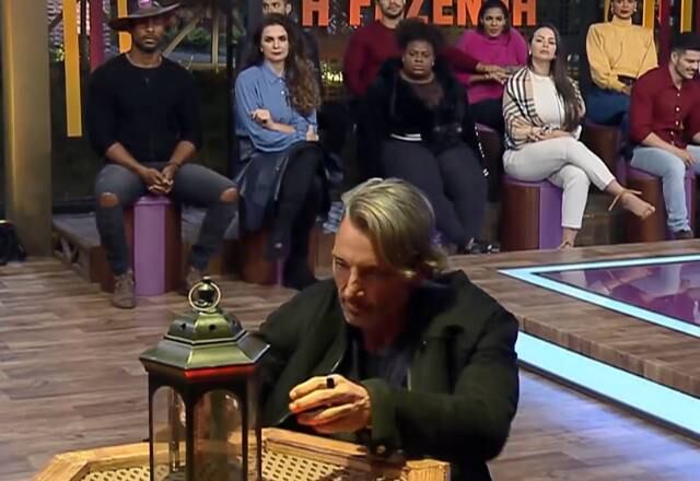 Juliano foi o segundo a conquistar a vitória na Prova de Fogo. O peão escolheu para si o Poder Verde, ao abri-lo, ele se deparou com a seguinte ordem: "O dono deste poder deve escolher entre ficar imune à esta formação da Roça ou ganhar um prêmio de R$10 mil". Sem pensar duas vezes, o jornalista optou pelo dinheiro. O Poder Vermelho foi entregue para Biel, que vetou Luiza de realizar a Prova do Fazendeiro